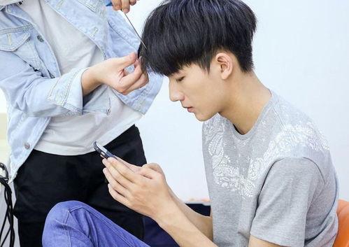 李宏毅最新爆料消息视频,揭秘娱乐圈不为人知的秘密  第3张